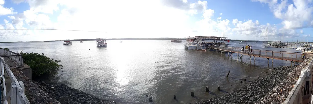 Pôr do sol na praia fluvial do Jacaré, no estuário do rio Paraíba